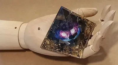 Tuning an Orgone Pyramid Tuning an Orgone Pyramid via the Hand